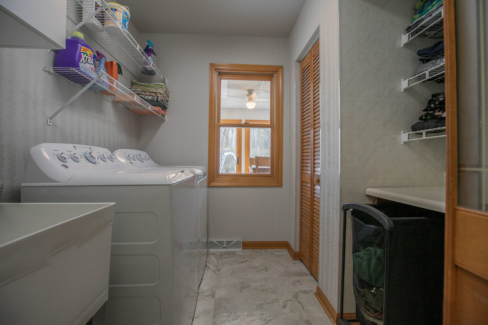 16N560 Sumter Drive Dundee, IL 60118 - Photo 26 of 49 a utility room with dryer and washer