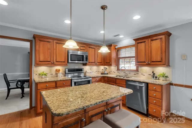 $574,950 | 1401 Matthews Plantation Drive, Matthews, NC 28105