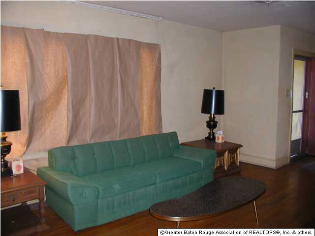 2106 Harding Boulevard Baton Rouge, LA 70807 - Photo 3 of 6 Gallery Image 3