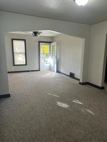 $1,050 | 1914 Garfield Avenue, Sheboygan, WI 53081