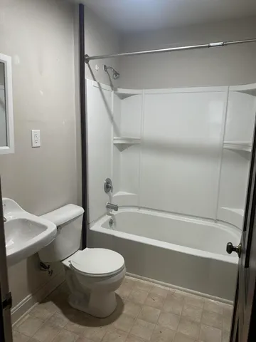 $1,050 | 1914 Garfield Avenue, Sheboygan, WI 53081