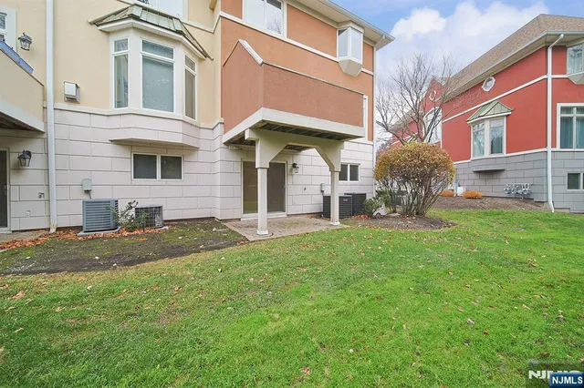 a front view of house with yard
