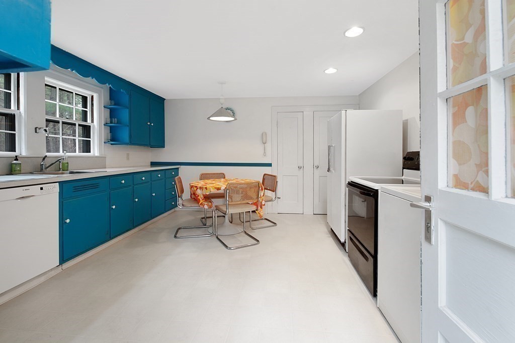 583 Peakham Road Sudbury, MA 01776 - Photo 14 of 24 Gallery Image 14