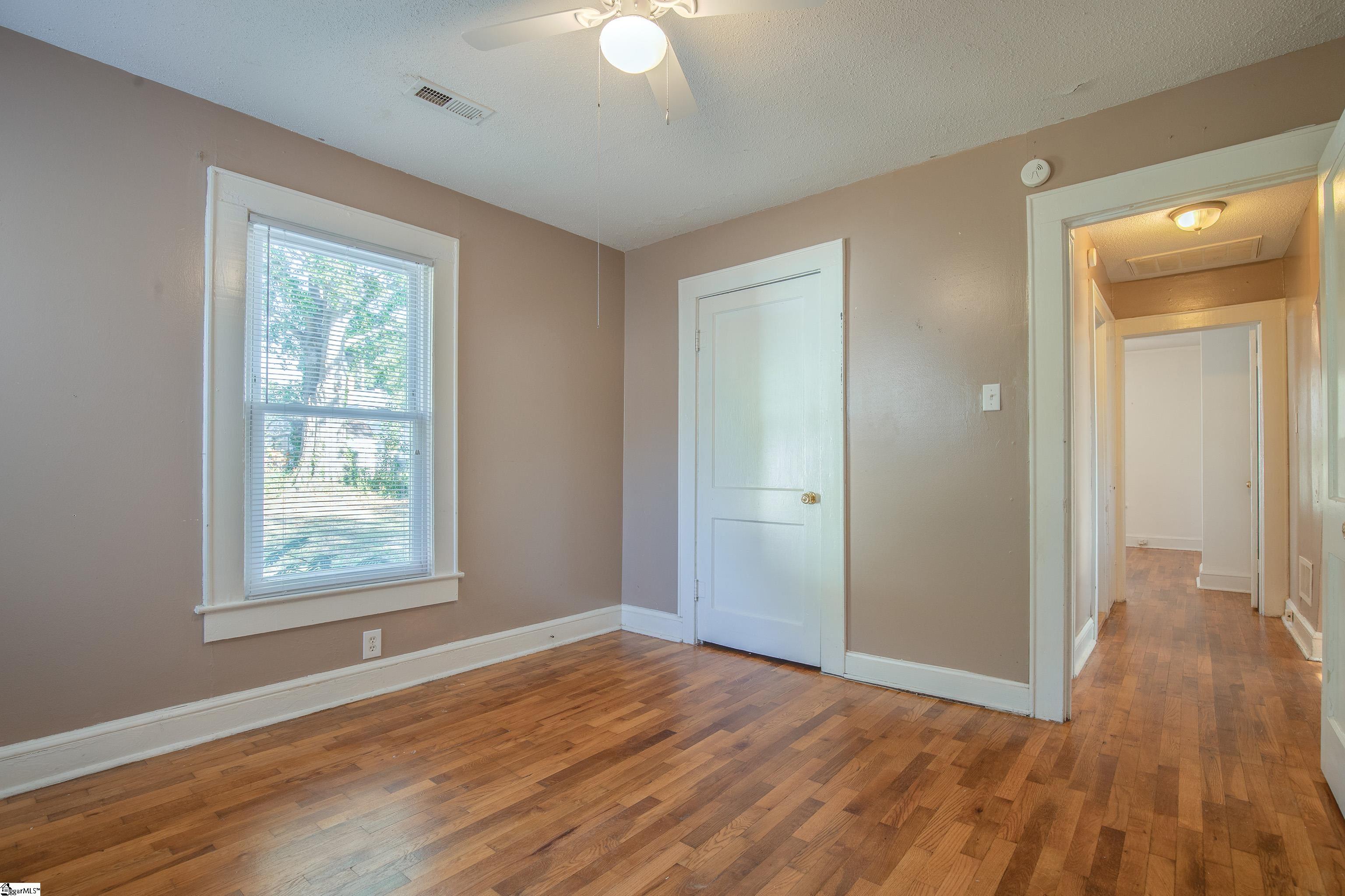 405 Perry Road Greenville, SC 29609 - Photo 19 of 27