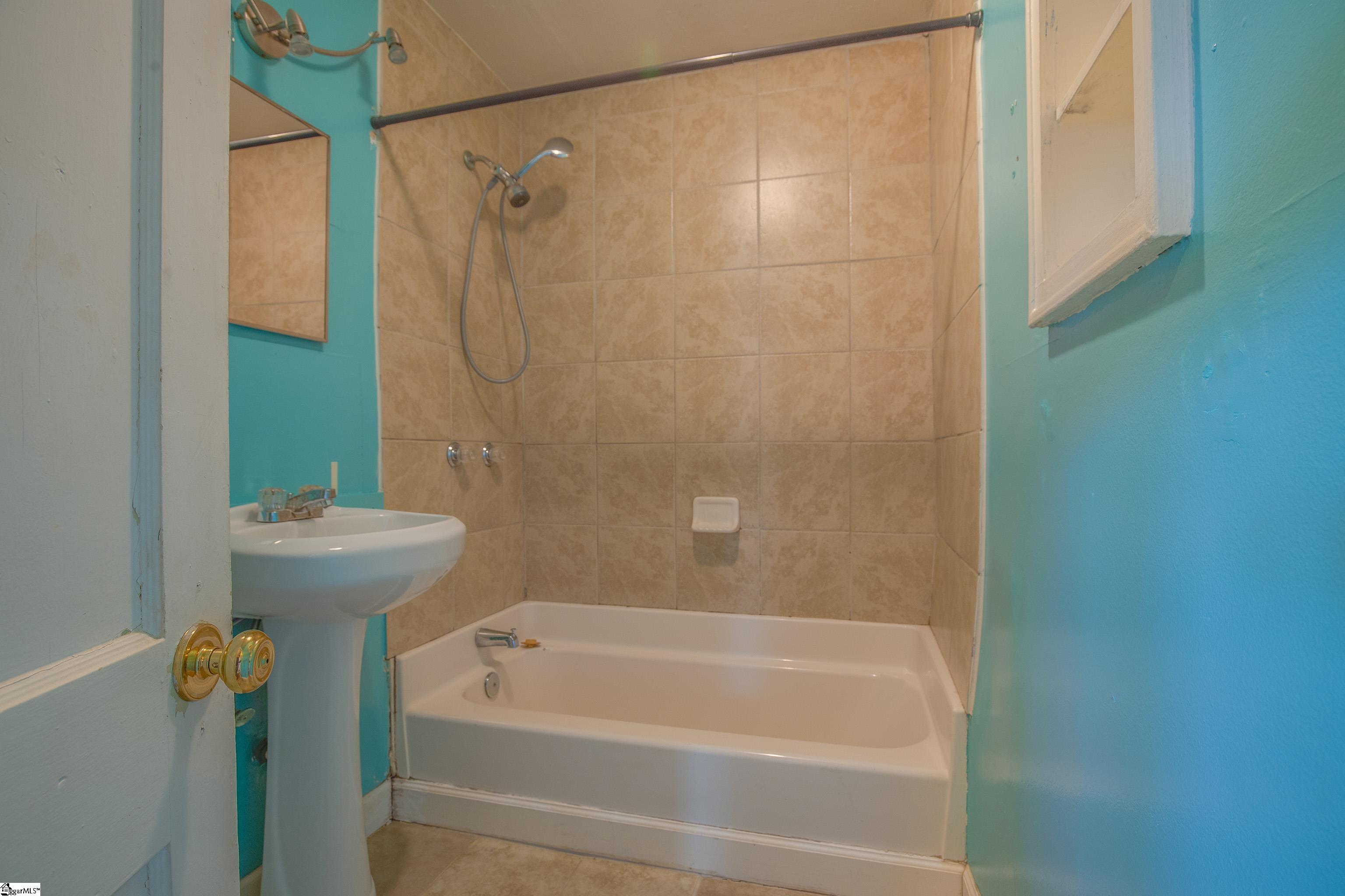 405 Perry Road Greenville, SC 29609 - Photo 20 of 27