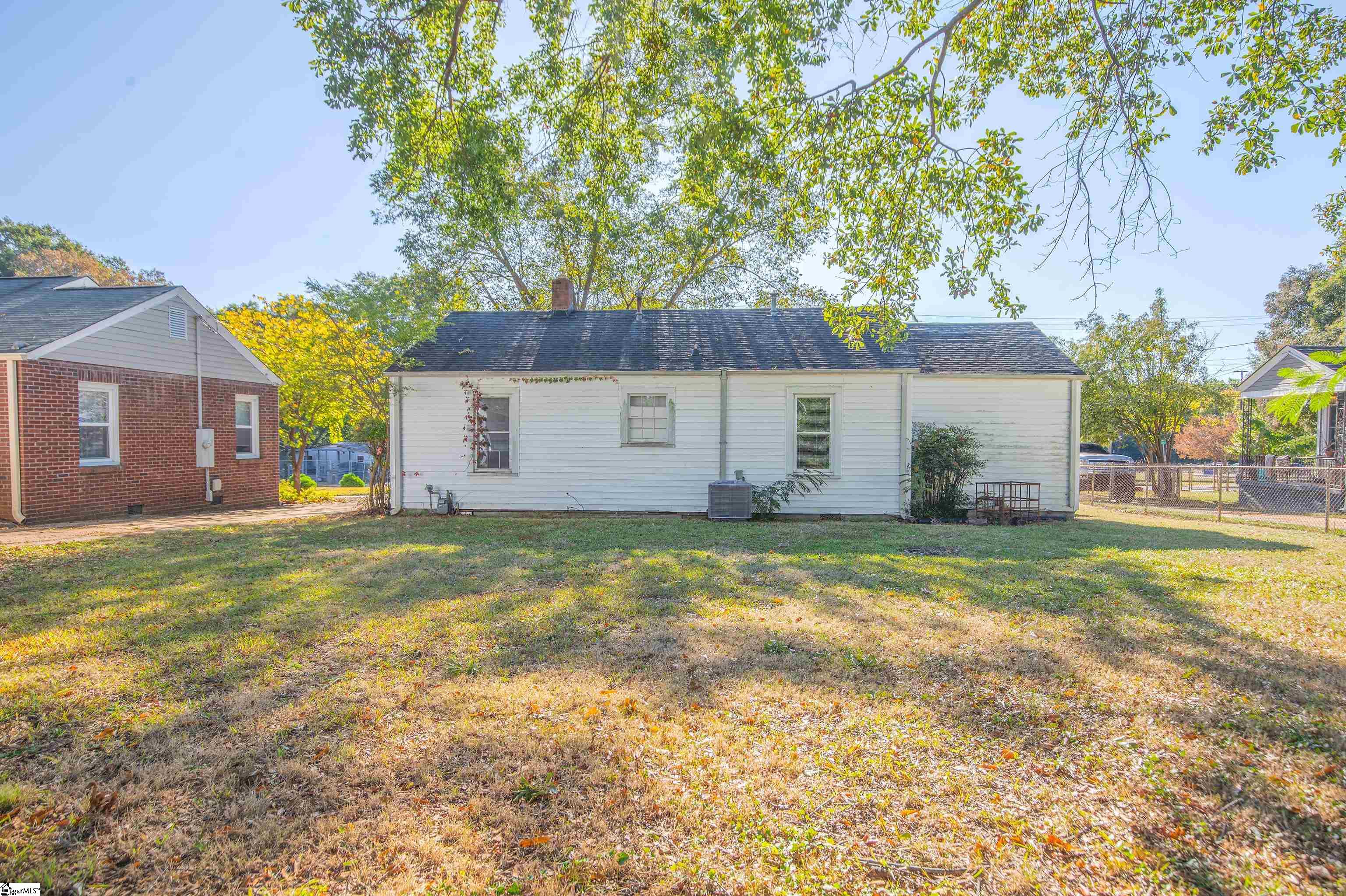 405 Perry Road Greenville, SC 29609 - Photo 23 of 27