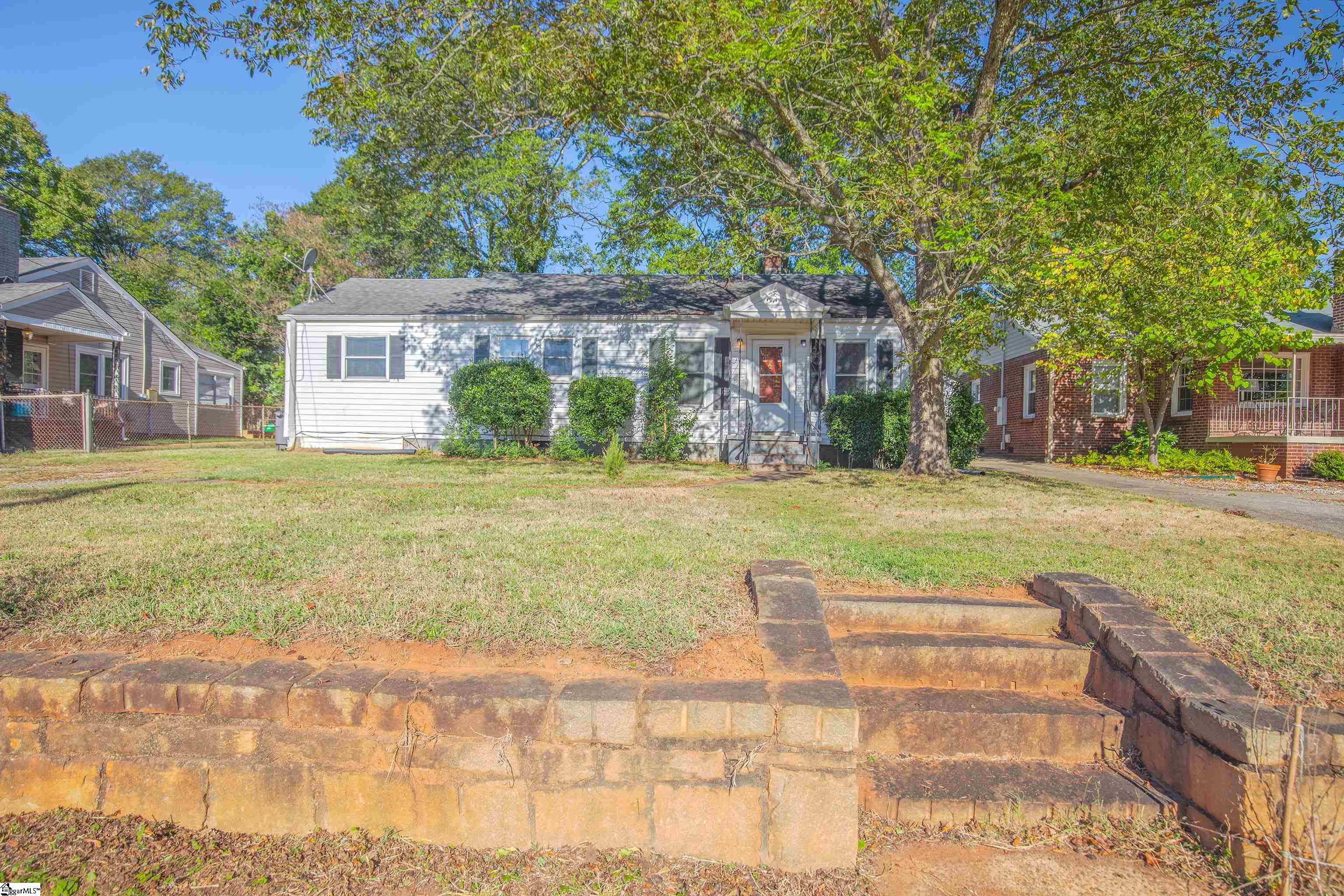 405 Perry Road Greenville, SC 29609 - Photo 4 of 27