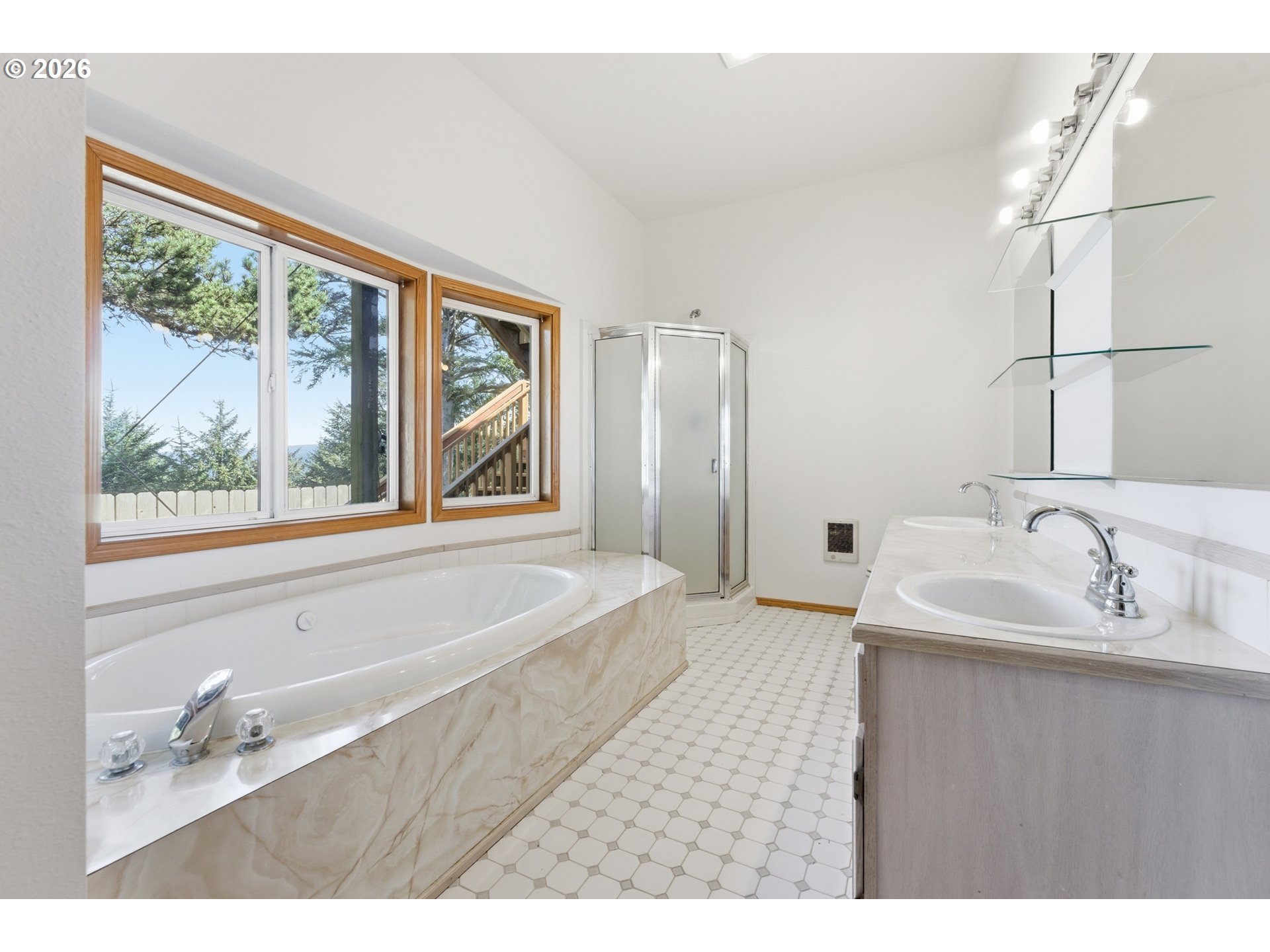 220 Flake Street Port Orford, OR 97465 - Photo 18 of 37 Owner's Suite Bathroom