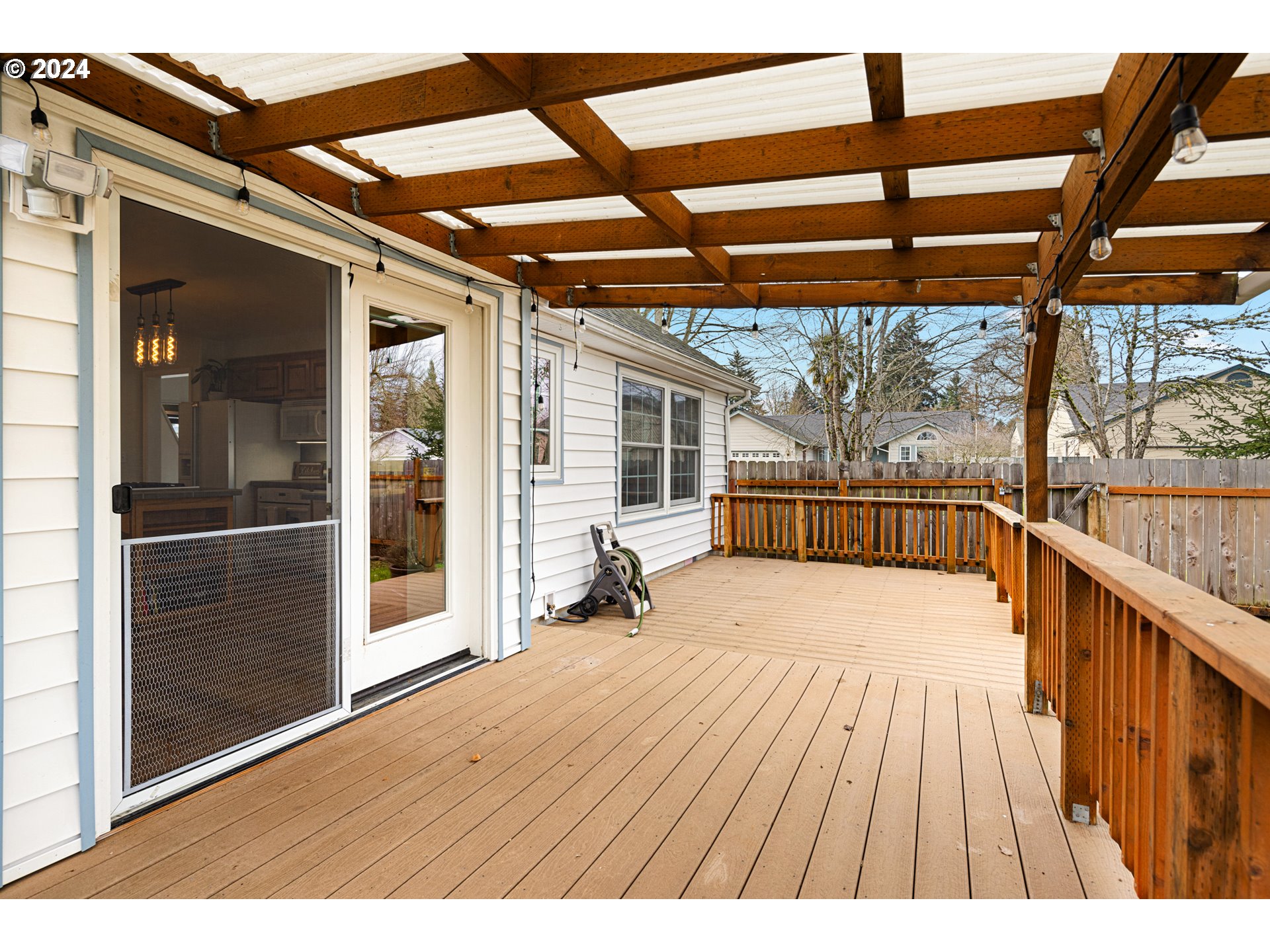 2999 Brett Loop Eugene, OR 97404 - Photo 23 of 47 Deck