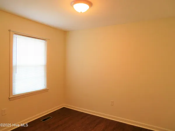 $1,600 | 4806 Greenway Avenue, Wilmington, NC 28403