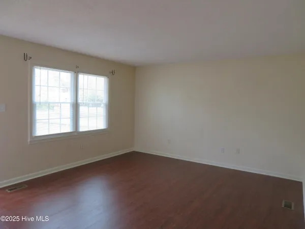 $1,600 | 4806 Greenway Avenue, Wilmington, NC 28403