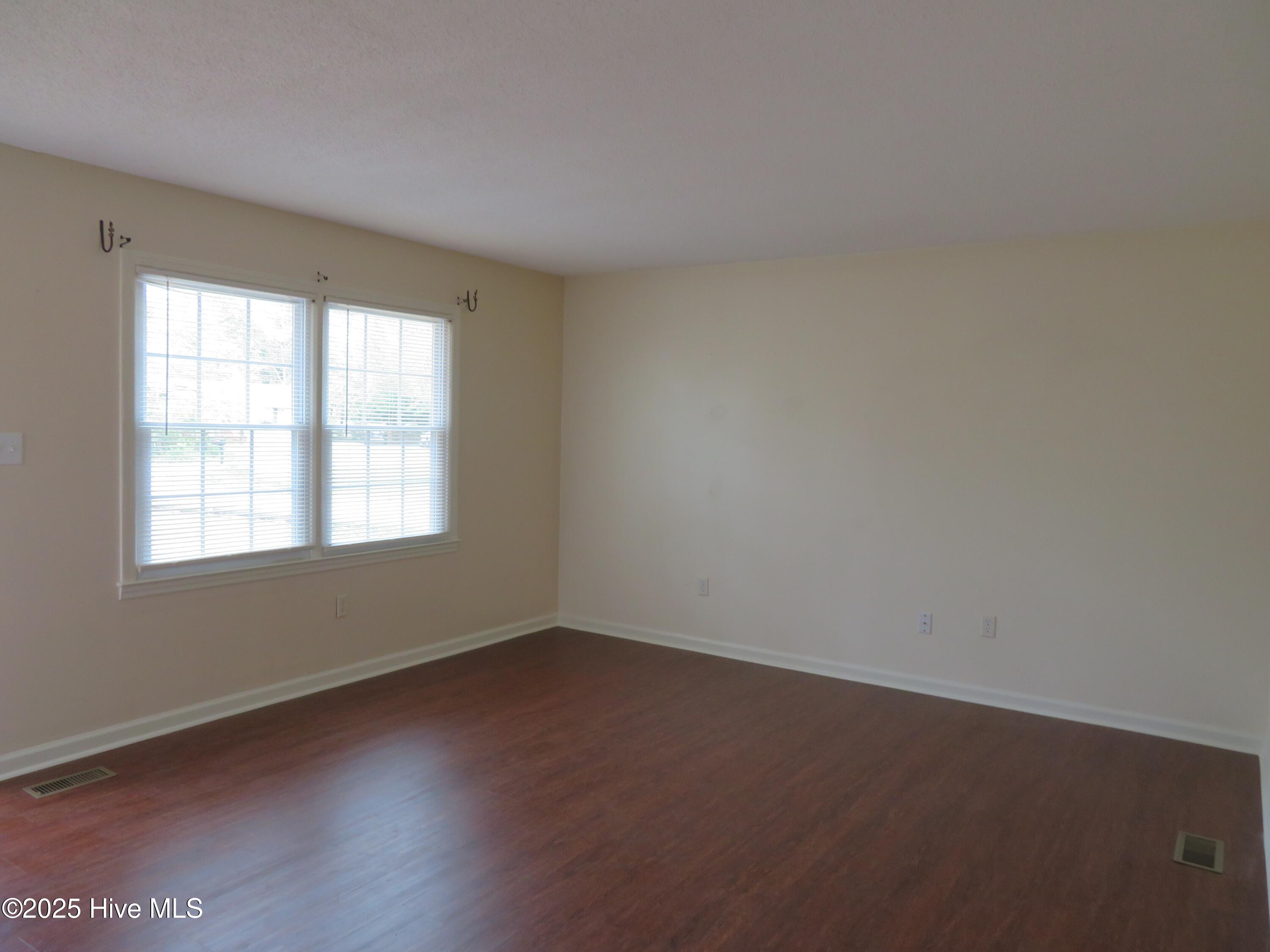 4806 Greenway Avenue Wilmington, NC 28403 - Photo 3 of 15 4806.3