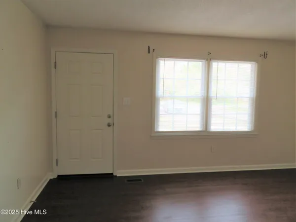 $1,600 | 4806 Greenway Avenue, Wilmington, NC 28403