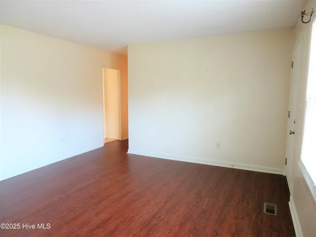 $1,700 | 4806 Greenway Avenue, Wilmington, NC 28403