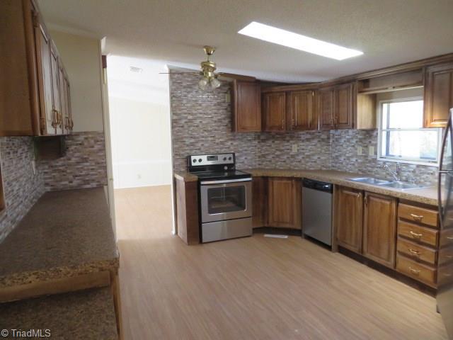 1055 Clayton Road Pinnacle, NC 27043 - Photo 4 of 21
