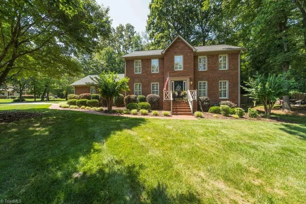 $469,900 | 5976 Woodfield Drive, Kernersville, NC 27284