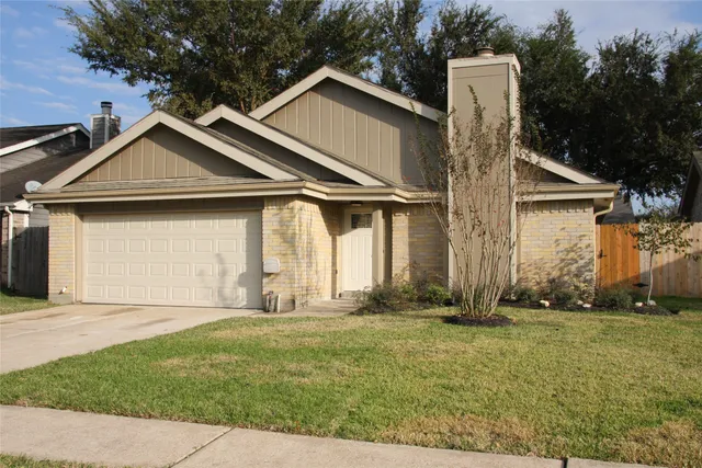 $2,050 | 2227 Highland Hills Drive, Sugar Land, TX 77478