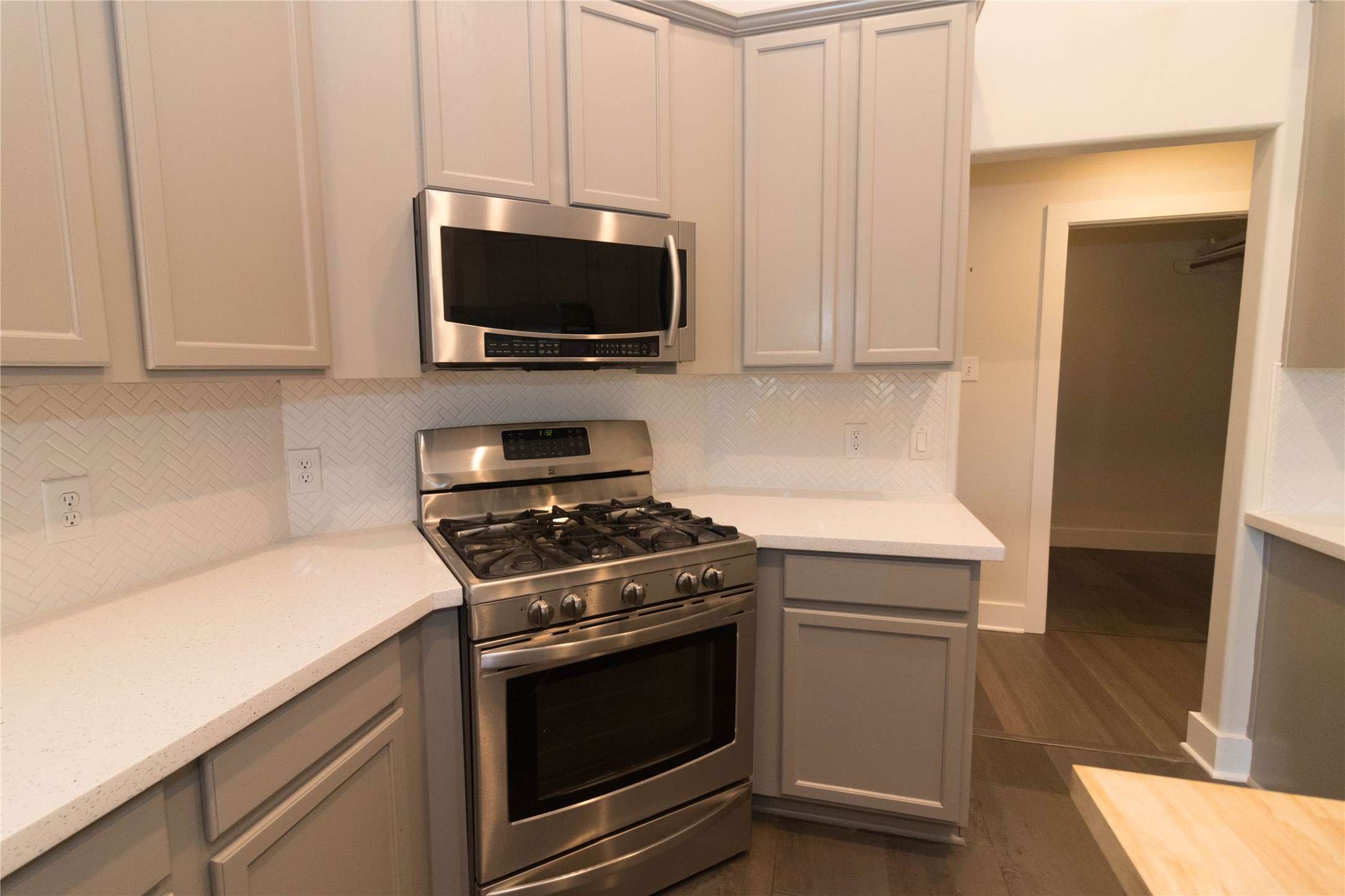 1318 Ragsdale Lane Katy, TX 77494 - Photo 8 of 42