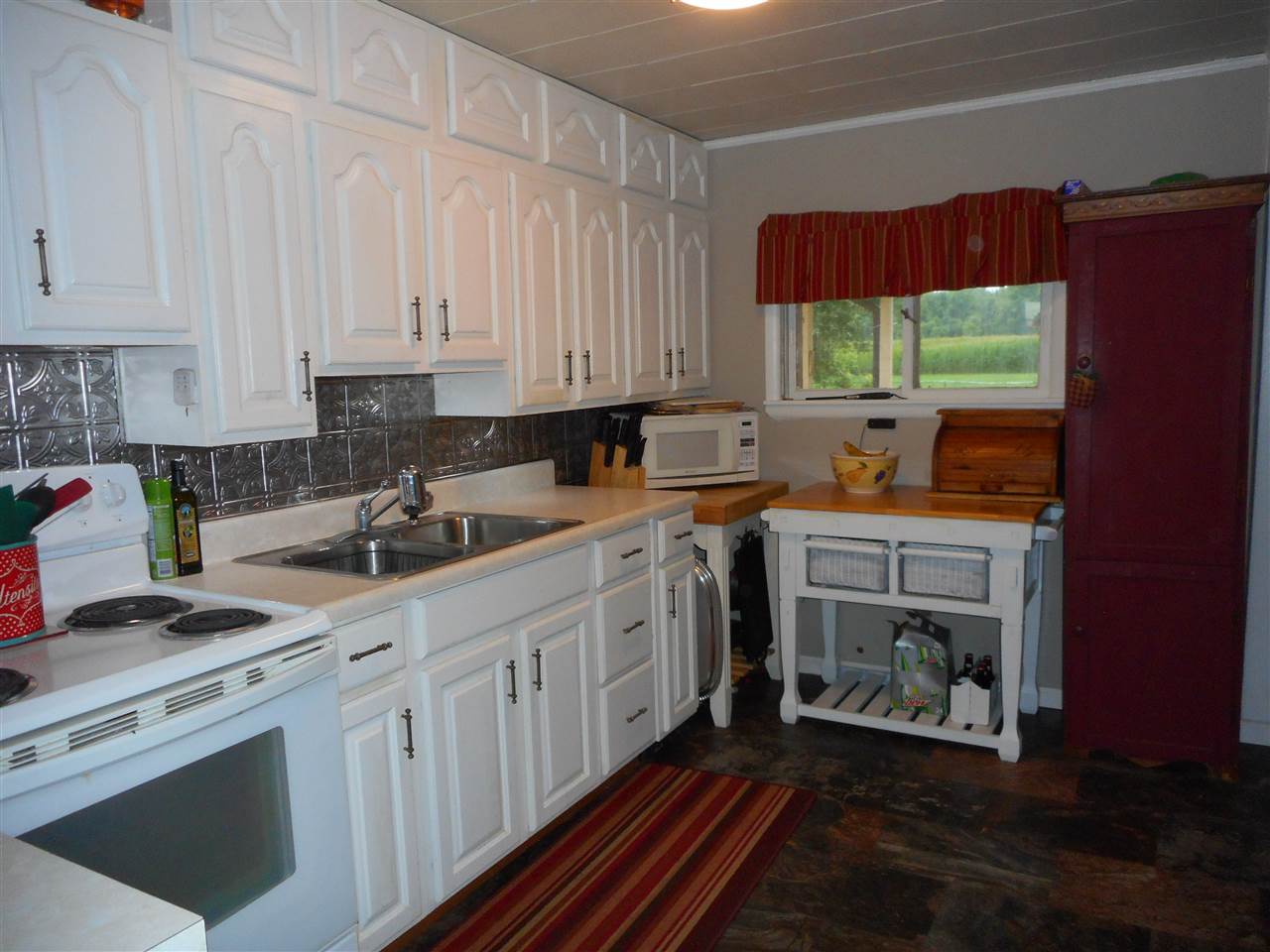 4831 West Dupont Road Fort Wayne, IN 46818 - Photo 2 of 22
