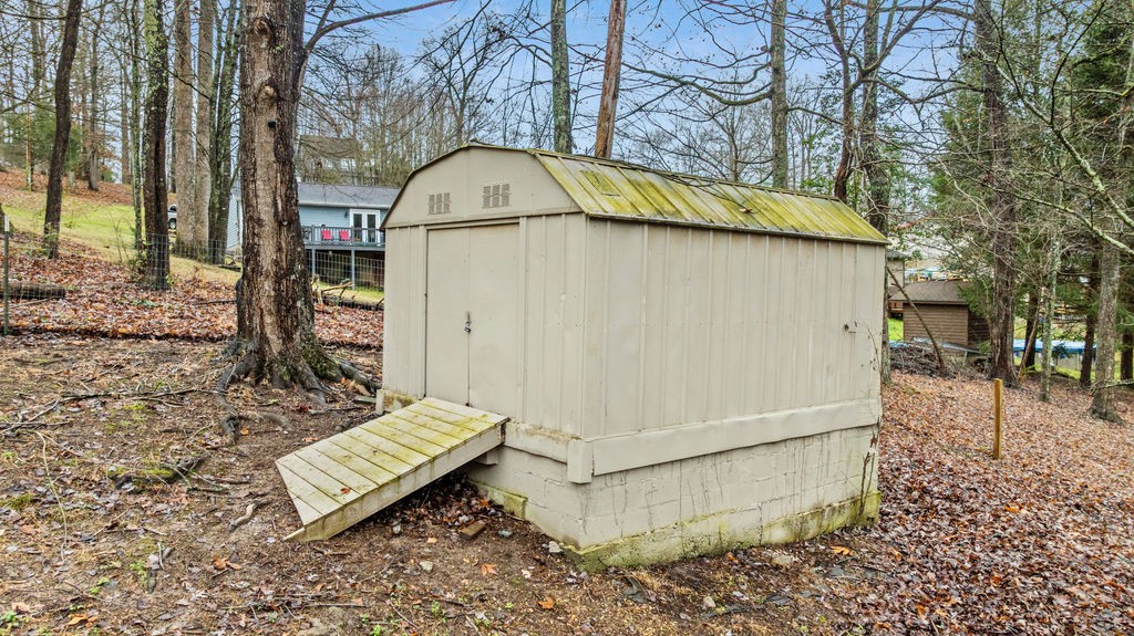 250 McDeerman Road Jacksboro, TN 37757 - Photo 20 of 25 a view of outdoor space and yard