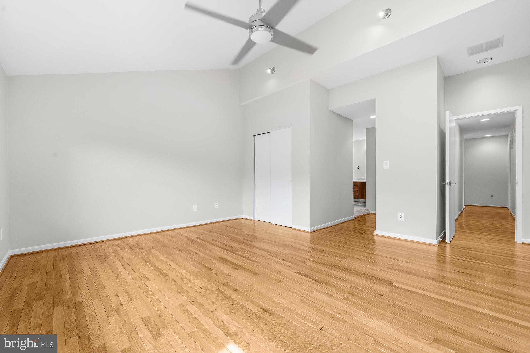2105 South Bay Lane Reston, VA 20191 - Photo 35 of 71