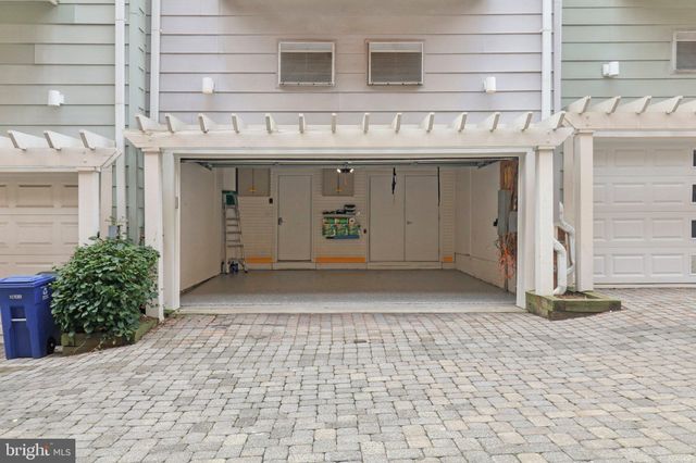 $1,199,000 | 2076 North Oakland Street, Arlington, VA 22207