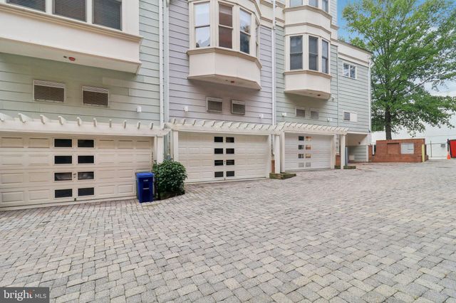 $1,199,000 | 2076 North Oakland Street, Arlington, VA 22207