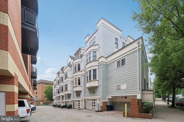 $1,199,000 | 2076 North Oakland Street, Arlington, VA 22207