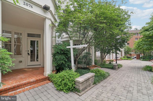 $1,199,000 | 2076 North Oakland Street, Arlington, VA 22207
