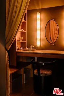 a close view of sink