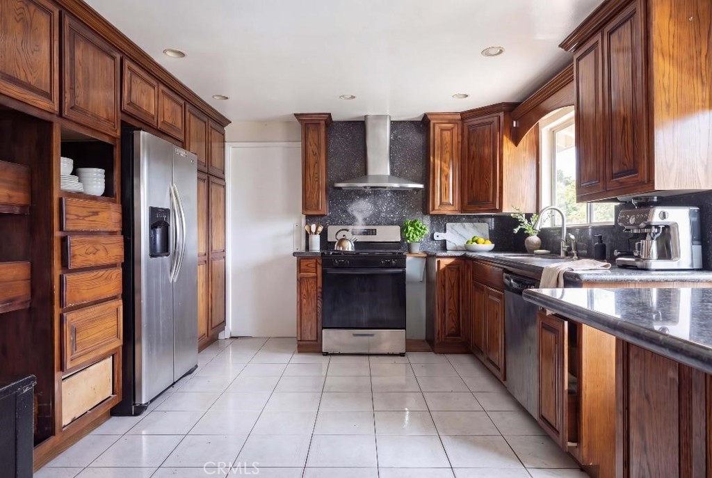 3114 South Rene Drive Santa Ana, CA 92704 - Photo 4 of 7