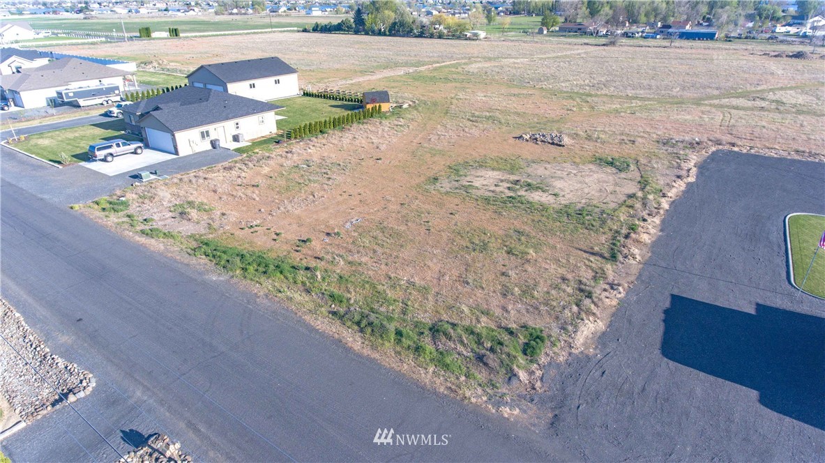 7877 Grove Road Northeast Moses Lake, WA 98837 - Photo 2 of 8 Gallery Image 2