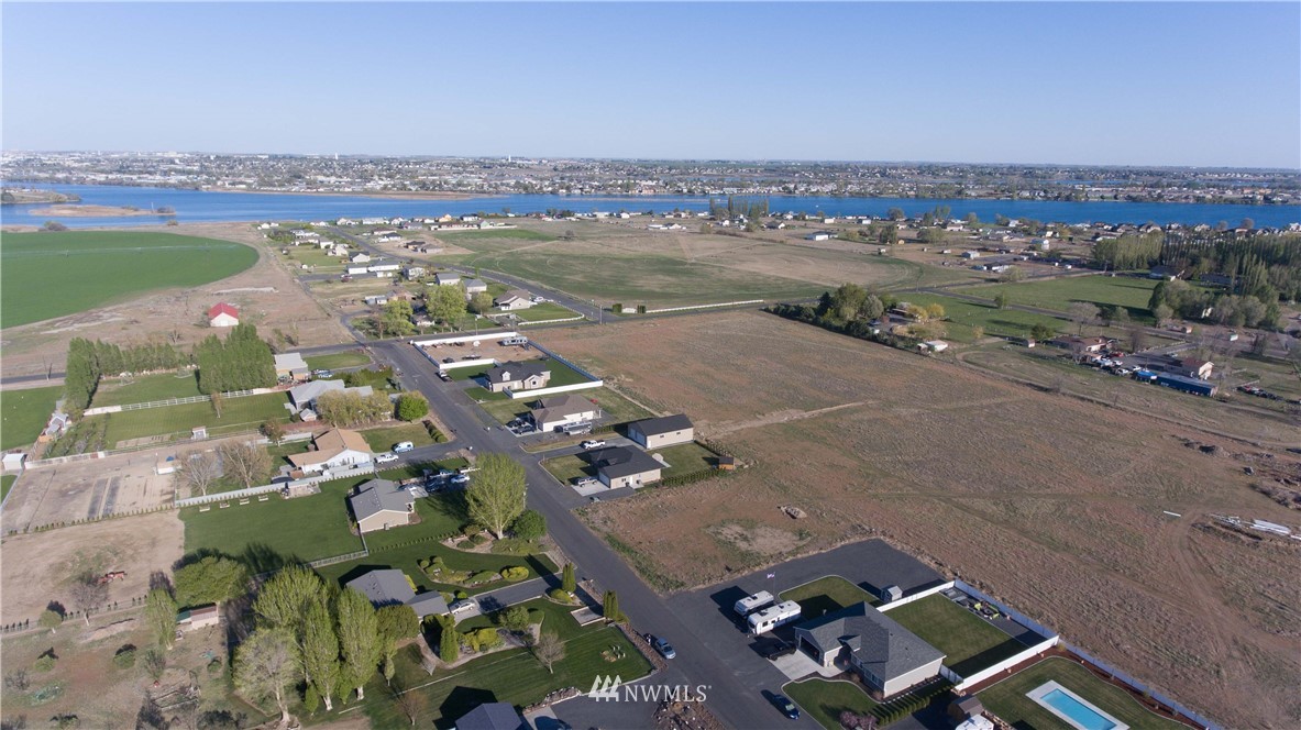 7877 Grove Road Northeast Moses Lake, WA 98837 - Photo 5 of 8 Gallery Image 5