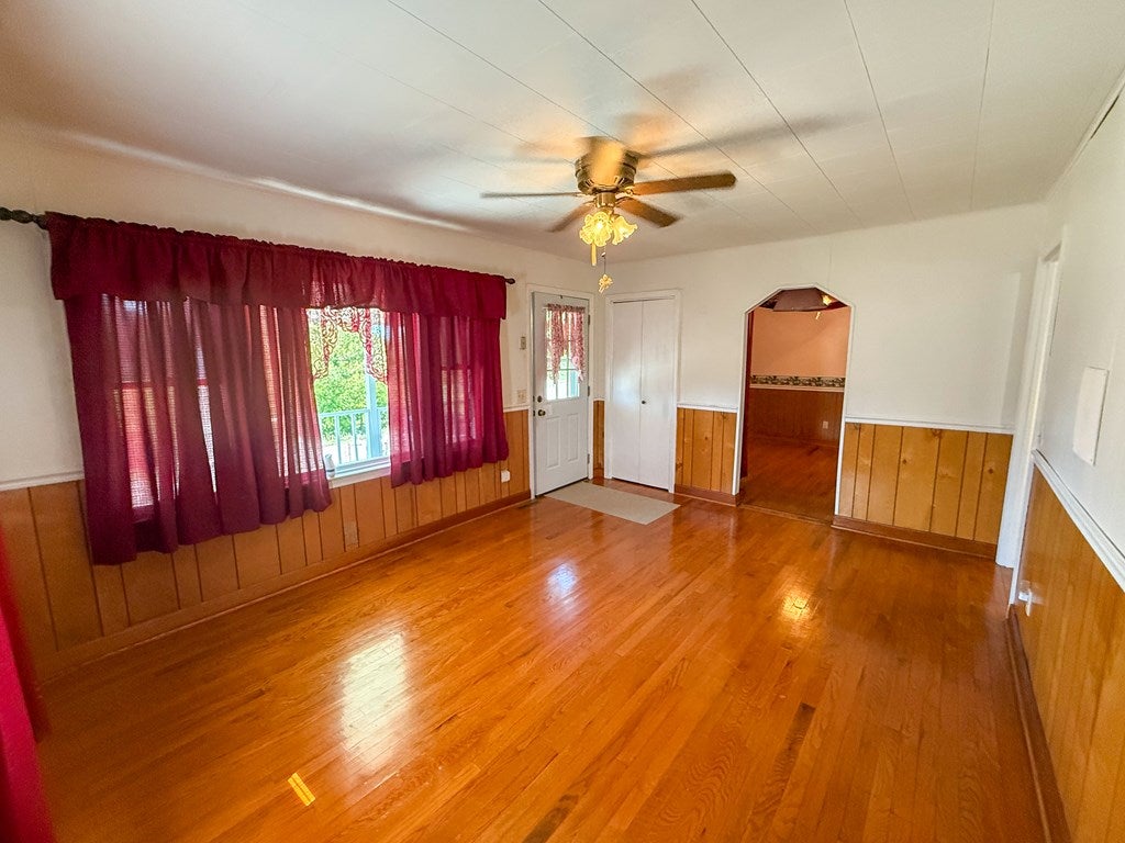 1019 Ramsey Mountain Road Max Meadows, VA 24360 - Photo 4 of 43 Gallery Image 4
