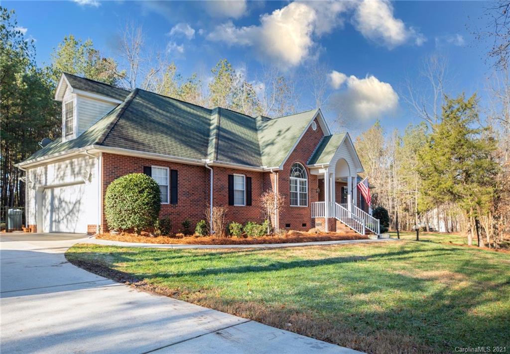 1607 Hunters Place Road York, SC 29745 - Photo 3 of 48 Gallery Image 3