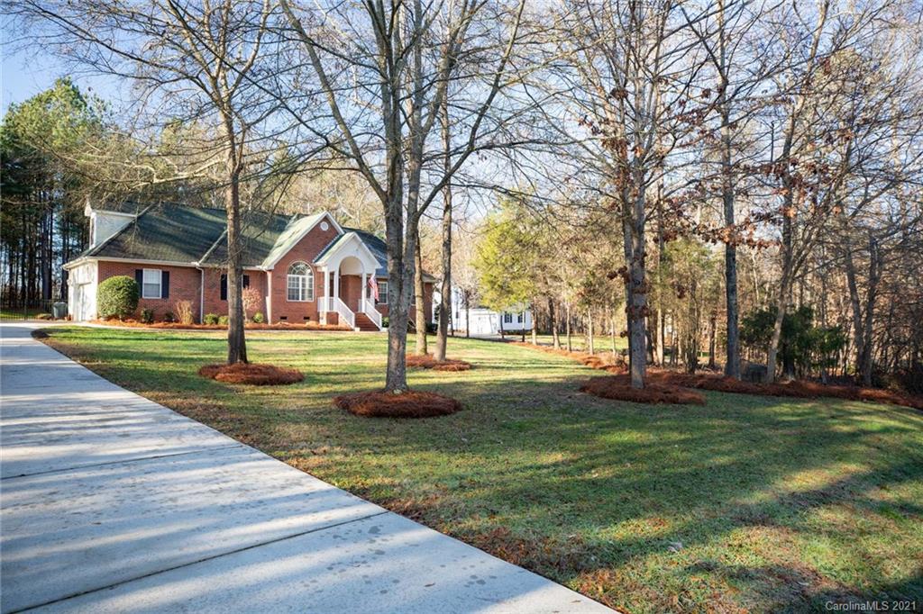 1607 Hunters Place Road York, SC 29745 - Photo 7 of 48 Gallery Image 7