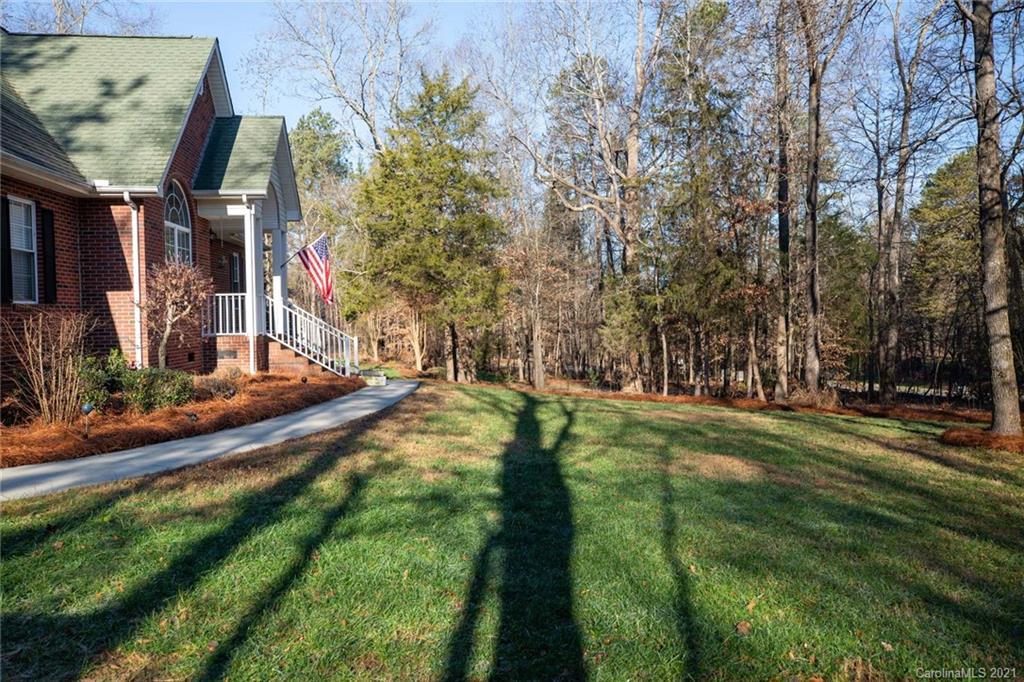 1607 Hunters Place Road York, SC 29745 - Photo 8 of 48 Gallery Image 8