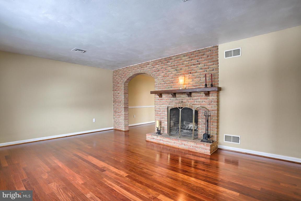 121 West Sun Hill Road Manheim, PA 17545 - Photo 4 of 42 Gallery Image 4