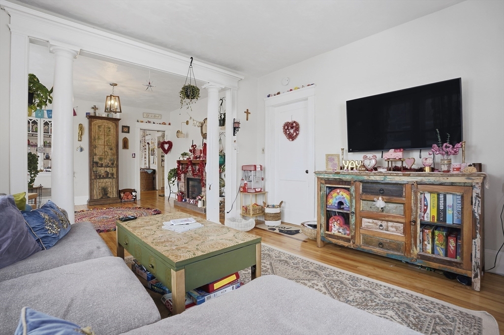 24 Ingleside Avenue Worcester, MA 01604 - Photo 6 of 39