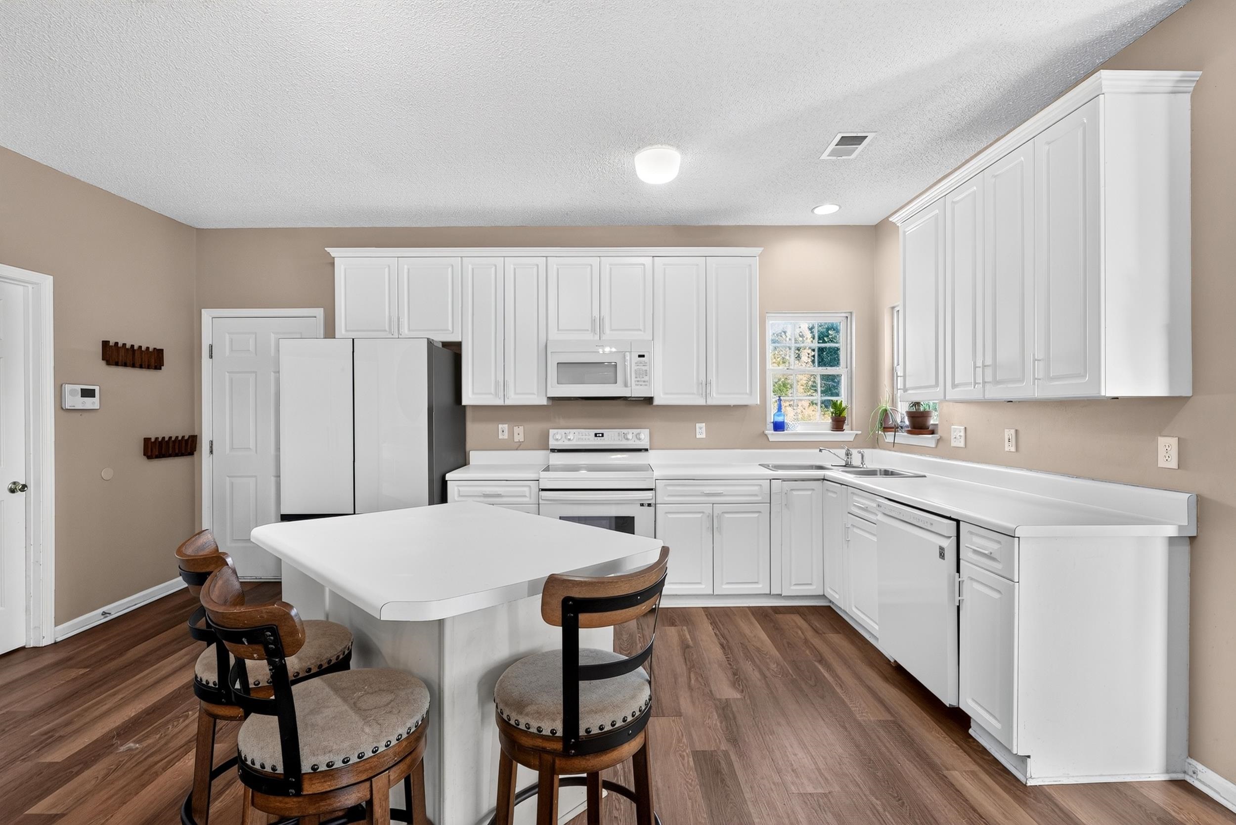 406 Rosehaven Way Greer, SC 29651 - Photo 11 of 37 Gallery Image 11
