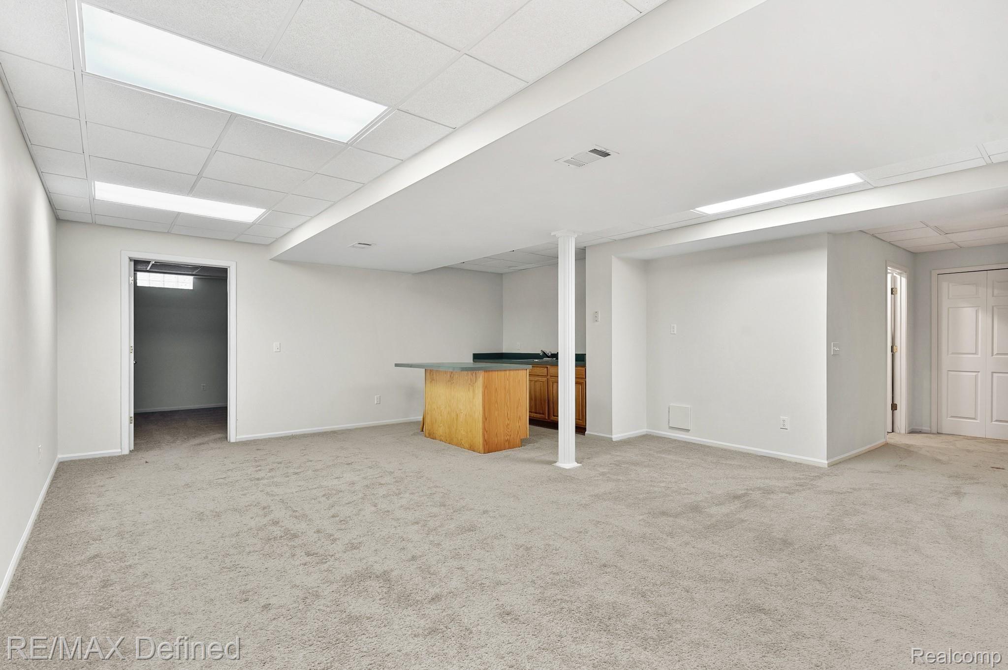 4851 Rambling Drive Troy, MI 48098 - Photo 32 of 43 33.jpg