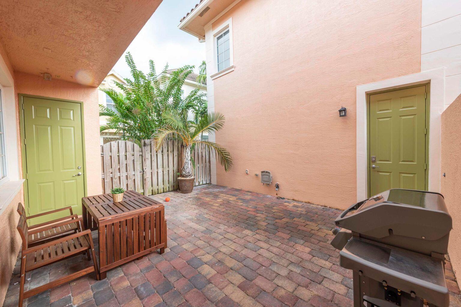 171 Mulligan Place Jupiter, FL 33458 - Photo 28 of 41 Patio1