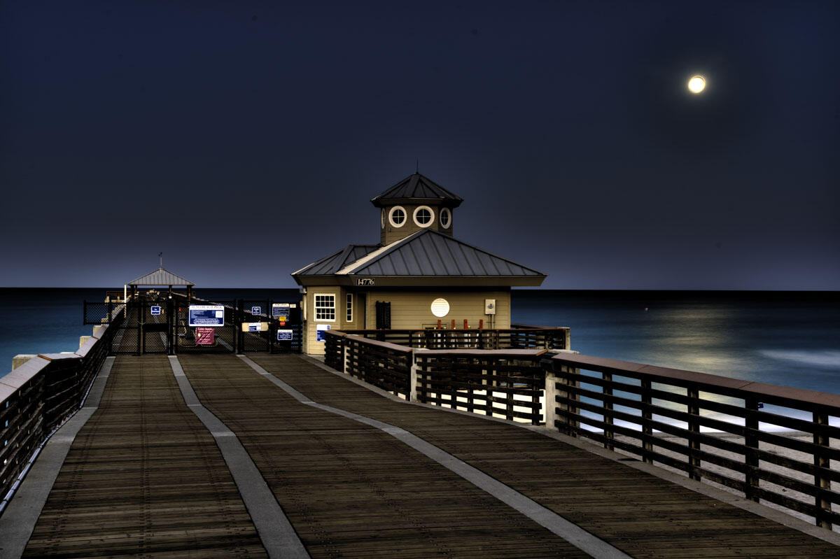 171 Mulligan Place Jupiter, FL 33458 - Photo 40 of 41 Juno Pier at night