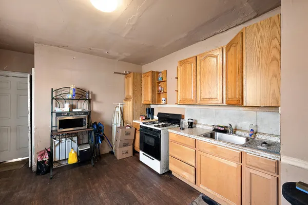 $89,000 | 3930 Mt Elliott Street, Detroit, MI 48207