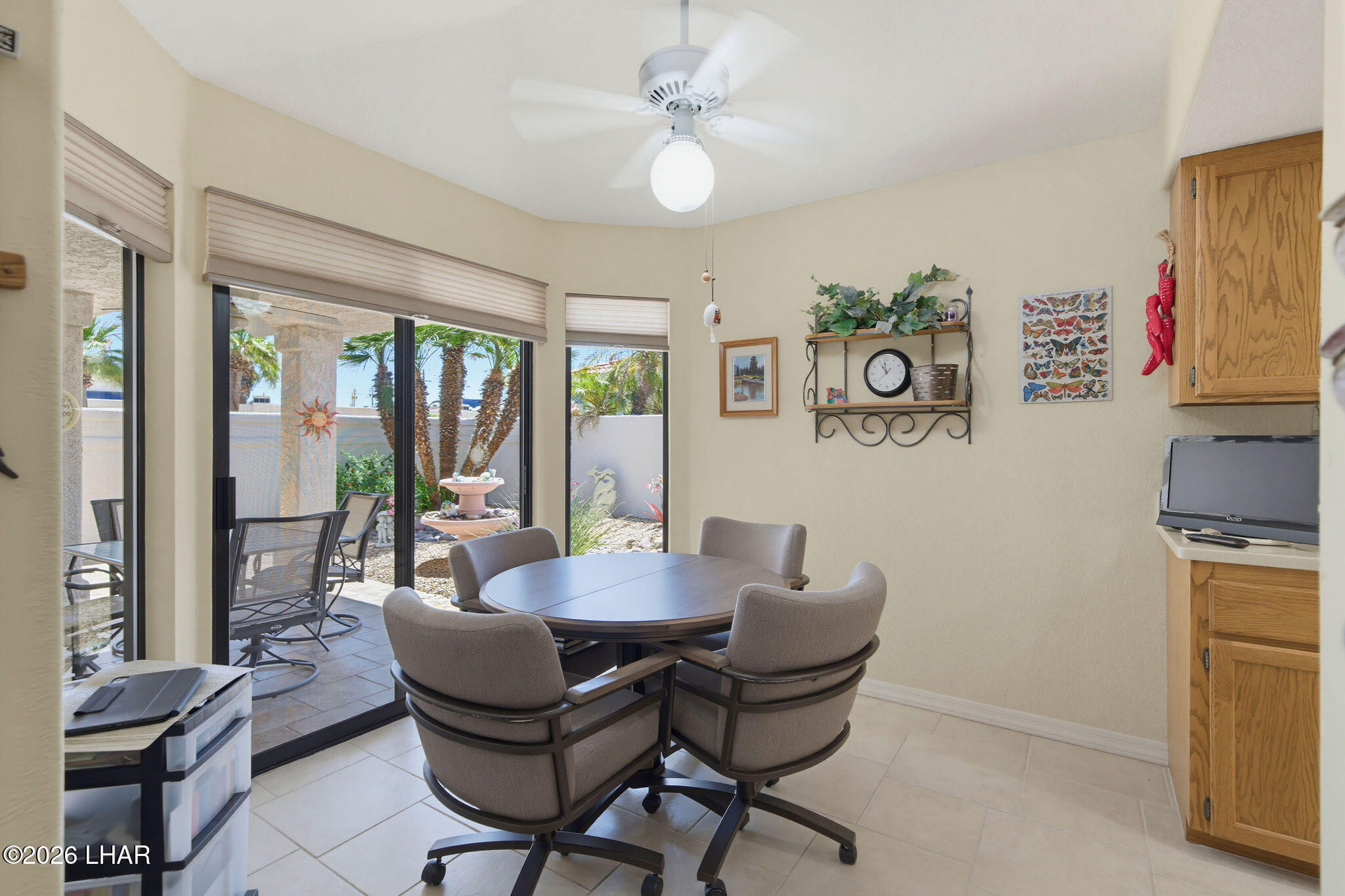 375 London Bridge Road, Unit 40 Lake Havasu City, AZ 86403 - Photo 14 of 39 Private Dining Area