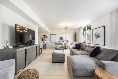 $7,900 | 401 North Birch Road, Unit TH7, Fort Lauderdale, FL 33304