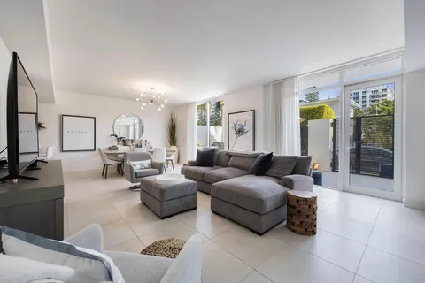 $7,900 | 401 North Birch Road, Unit TH7, Fort Lauderdale, FL 33304