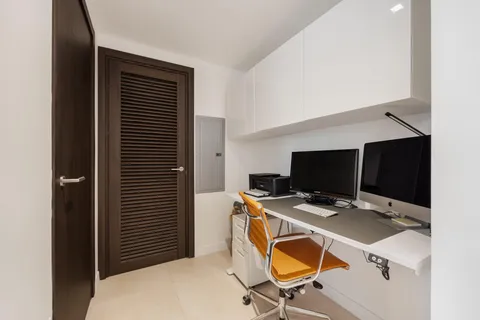 $7,900 | 401 North Birch Road, Unit TH7, Fort Lauderdale, FL 33304