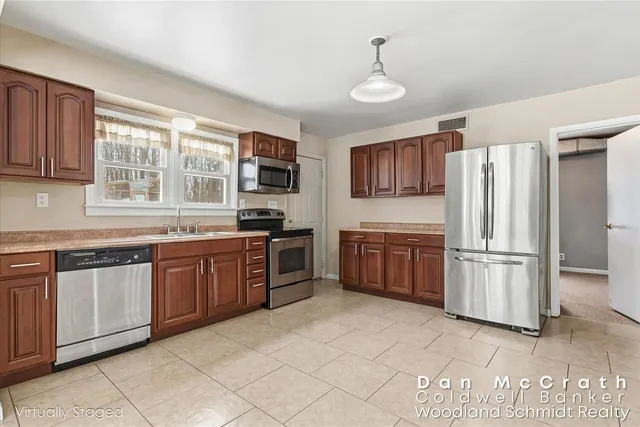 $313,000 | 9811 North 28th Street, Richland, MI 49083