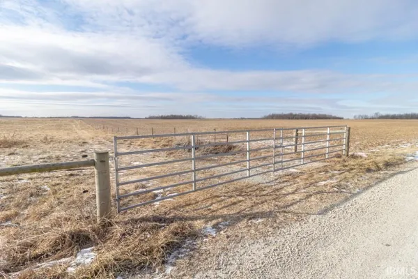 $237,350 | 17 South County Road 100 East, New Castle, IN 47362